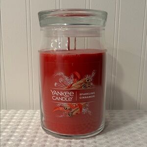 Yankee Candle Sparkling Cinnamon in Bold Red